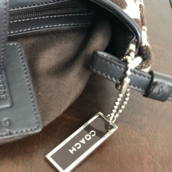 Coach Vintage Signature C Wool Shoulder Bag - Picture 11 of 14